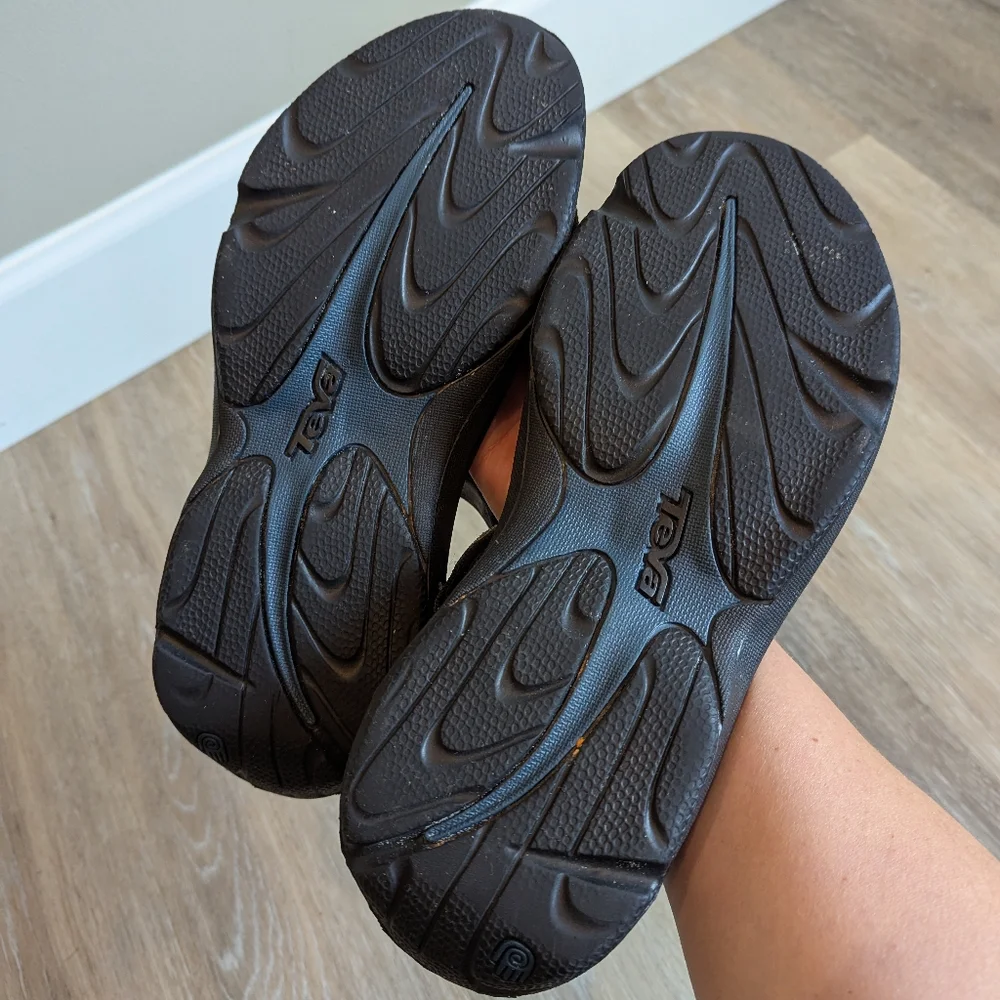 Teva Size 11 Blue and Black Sandals Versatile Outdoor‎ Comfort